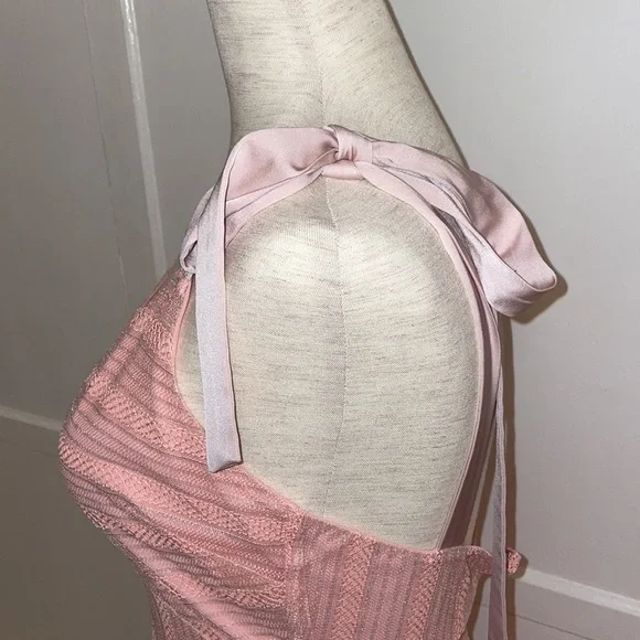 Lovers and friends pink formal dress - Picture 3 of 9